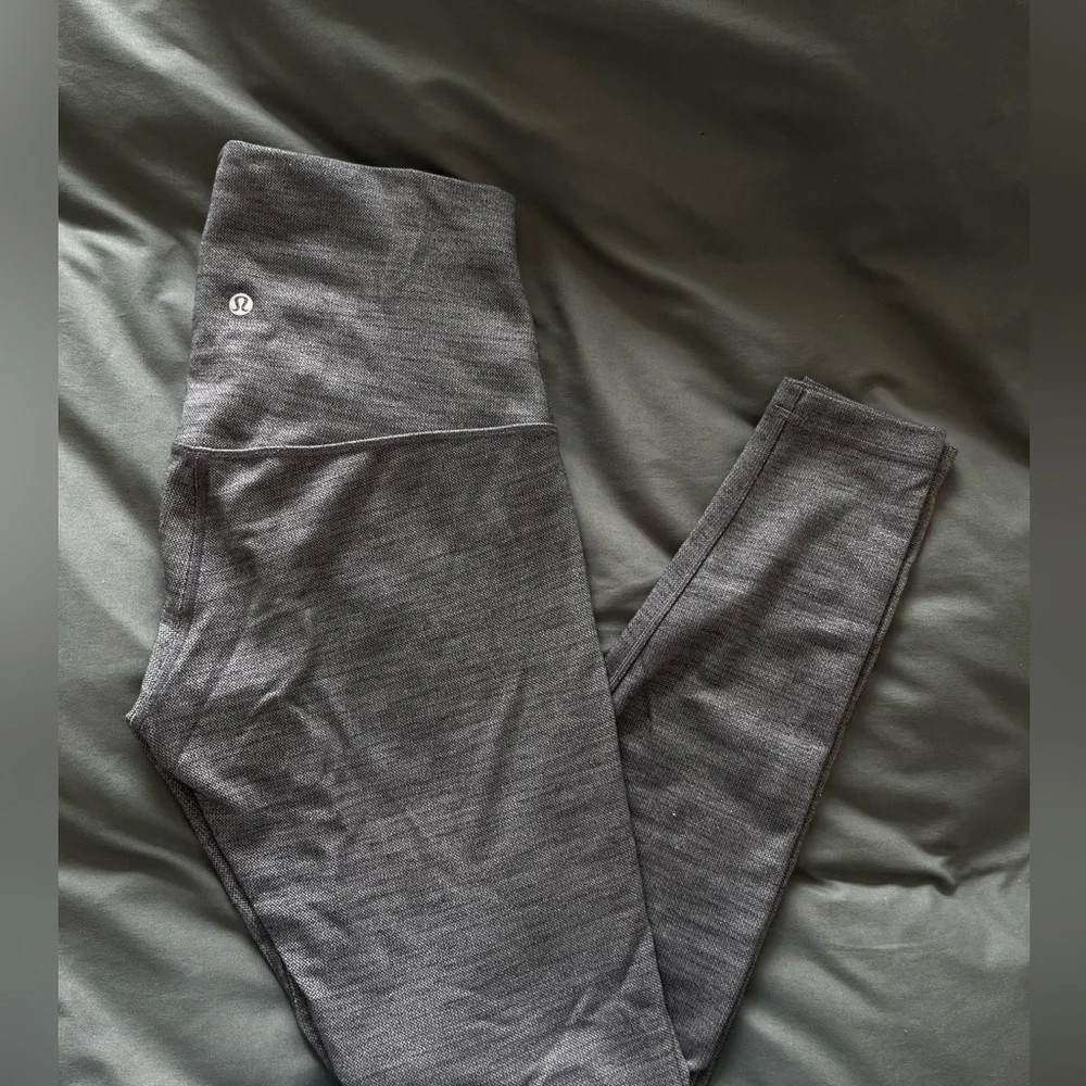 LULULEMON LEGGINGS - Picture 2 of 3